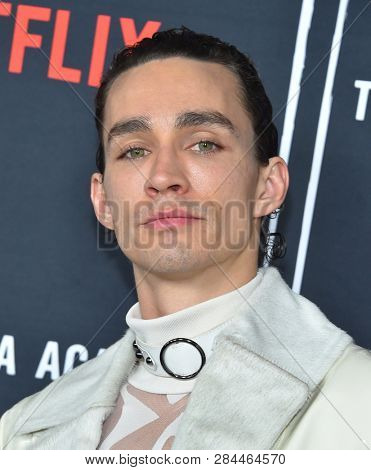 LOS ANGELES - FEB 07:  Robert Sheehan arrives for the Netflix's 'The Umbrella Academy' Premiere - Season 1 on February 07, 2019 in Westwood, CA                