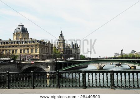 Palais de Justice a Parigi
