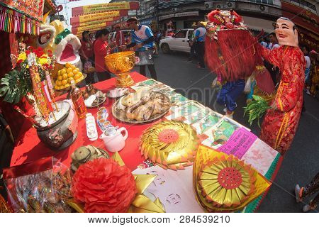 Nakorn Sawan , Thailand - February 8 , 2019 : Unidentified People Show Of The Lion Haka Dancing In P