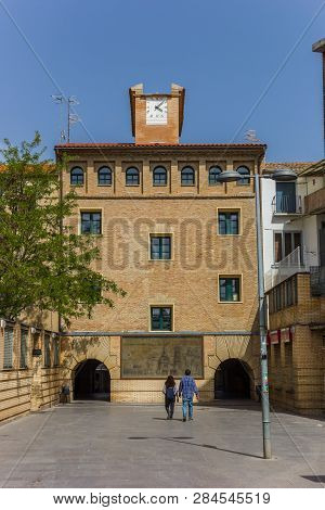 Tudela, Spain - April 22, 2018: Historic City Gate In The Center Of Tudela, Spain