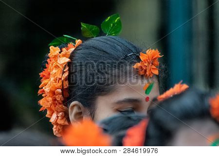 Kolkata , India - March 1, 2018: Make Up On The Head Of Girl Dancers, Dressed Traditional Indian Dre