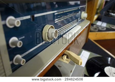 Magnitogorsk, Russia, - April, 20, 2012. Vintage Soviet Retro Radio And Turntable Set In The Lobby O
