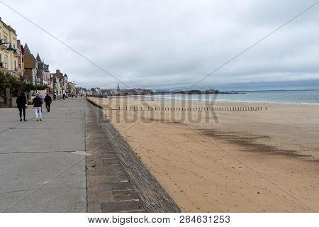 Saint-malo, France - September 12, 2018: View Of Beach And Old Town Of Saint-malo. Brittany, France