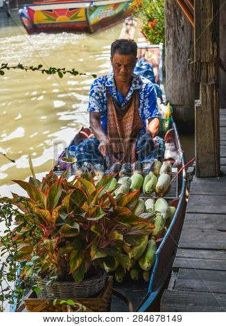 Pataya, Thailand May 13, 2018, Floating Market In Holidays,tourism Are Travel To Famous Floating Mar