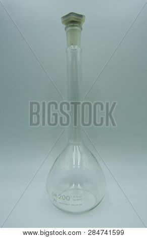 Glass Labware, Graduate Matraccio 200 Ml White Background