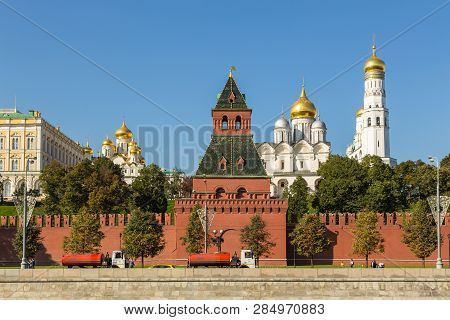 Moscow, Russia- 21 September 2014: View Of The Kremlin Wall With Secret Or Tainitskaya Tower. Ivan G