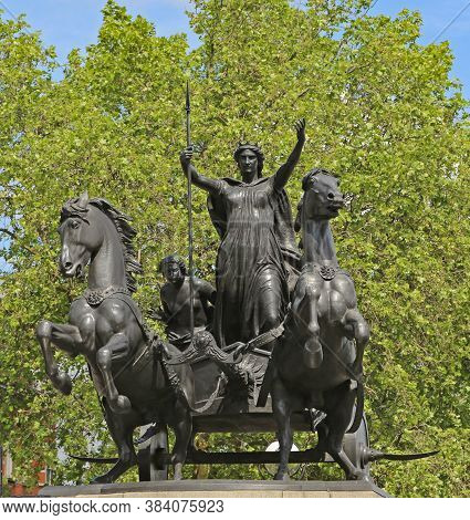 London, Great Britain -may 22, 2016: Boadicea And Her Daughters By Thomas Thornycroft, A Bronze Scul