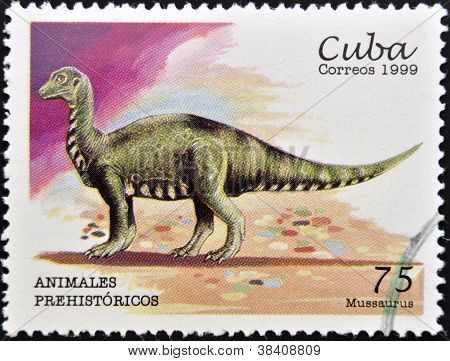 CUBA - CIRCA 1999 : Un timbre imprimé en Cuba dédié aux animaux préhistoriques