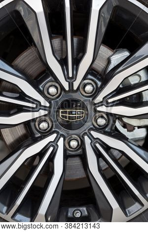 Russia, Izhevsk - August 14, 2020: Geely Showroom. The Alloy Wheel Of A New Emgrand X7 Car. Cropped 