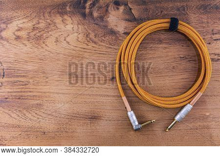 The Cable Is Used With Musical Instruments. Put On The Wooden Floor.