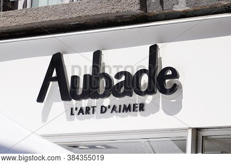 Bordeaux , Aquitaine / France - 09 01 2020 : Aubade Logo And Sign Text Front Of Boutique Underwear L