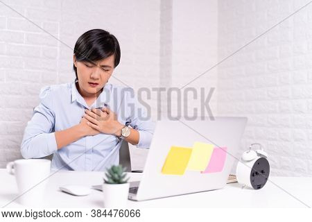 Woman Has Chest Pain At Office