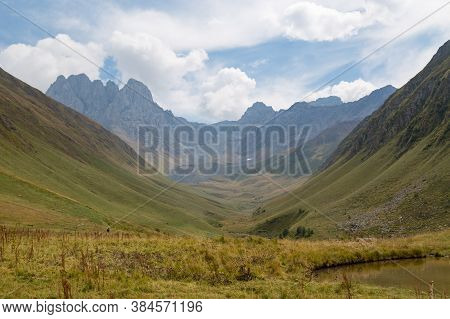 Trekking Caucasus - Chaukhi Pass In The North Of Georgia