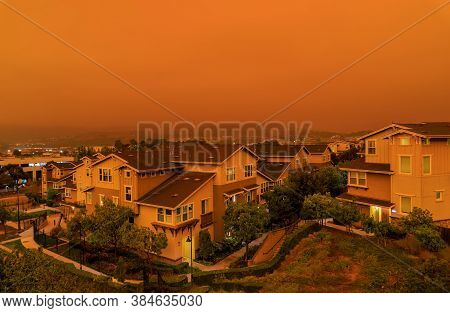 Thick Orange Haze Above San Francisco On September 9 2020 From Record Wildfires In Californa, Daytim
