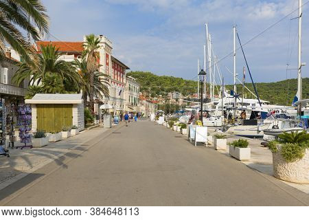 Vis, Vis Island, Croatia - September 6, 2019 : A Boulevard On The Adriatic Sea, A Port For Yachts An