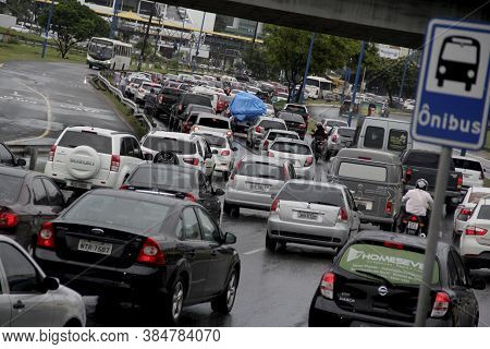 Salvador, Bahia / Brazil - December 16, 2014: Vehicles Are Seen In Traffic Congestion On Avenida Acm