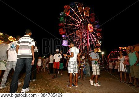 Ilheus, Bahia / Brazil - December 31, 20141: People Are Seen In An Amusement Park In The City Of Ilh