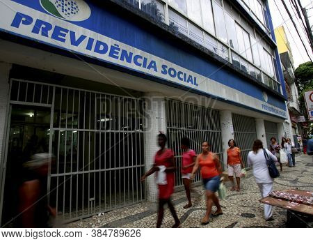 Salvador, Bahia / Brazil - January 30, 2014: View Of The Facade Of The Inss Agency In Downtown Salva