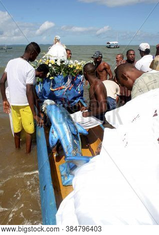 Santo Amaro, Bahia / Brazil - May 13, 2007: Candomble Supporters Are Seen During A Delivery Of Offer