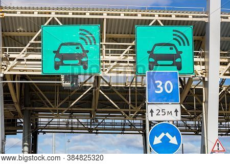 Automatic Point Of Payment On A Toll Road. Turnpike.area Pay Tolls On The Toll Road.urban Highway.sp