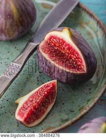 Figs Fruit Sliced Vegan Fresh Harvest Autumn Red Purple Colourful Raw