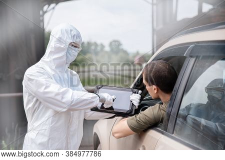 Test Driver Check For Coronavirus, Bubonic Plague At Border Of Cities And Countries, Doctor Takes Sm