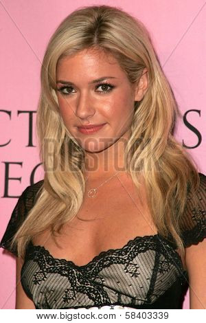 LOS ANGELES - NOVEMBER 16: Kristin Cavallari arriving at The Victoria's Secret Fashion Show at Kodak Theatre on November 16, 2006 in Hollywood, CA.