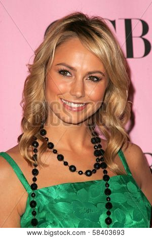 LOS ANGELES - NOVEMBER 16: Stacy Keibler arriving at The Victoria's Secret Fashion Show at Kodak Theatre on November 16, 2006 in Hollywood, CA.