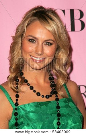 LOS ANGELES - NOVEMBER 16: Stacy Keibler arriving at The Victoria's Secret Fashion Show at Kodak Theatre on November 16, 2006 in Hollywood, CA.