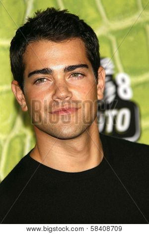 LOS ANGELES - NOVEMBER 02: Jesse Metcalfe at the Motorola 8th Anniversary Party at Hollywood Palladium on November 02, 2006 in Hollywood, CA.