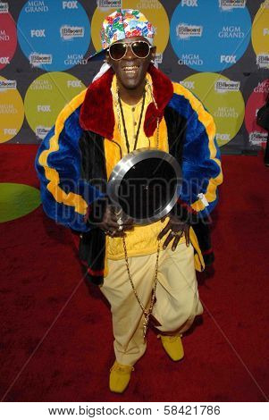LAS VEGAS - DECEMBER 04: Flavor Flav arriving at the 2006 Billboard Music Awards, MGM Grand Hotel December 04, 2006 in Las Vegas, NV