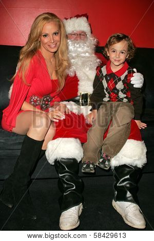 WEST HOLLYWOOD - DECEMBER 09: Cindy Margolis and son Nicholas at My Stuff Bags Foundations's Holiday Stuff-A-Thon benefitting Children In Crisis December 09, 2006 in Guys, West Hollywood, CA.