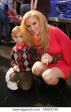 WEST HOLLYWOOD - DECEMBER 09: Cindy Margolis and son Nicholas at My Stuff Bags Foundations's Holiday Stuff-A-Thon benefitting Children In Crisis December 09, 2006 in Guys, West Hollywood, CA.