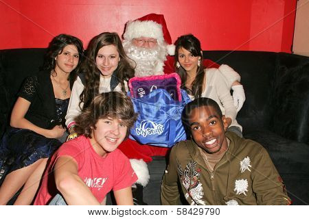 WEST HOLLYWOOD - DECEMBER 09: Nickelodeon Cast Members at My Stuff Bags Foundations's Holiday Stuff-A-Thon benefitting Children In Crisis December 09, 2006 in Guys, West Hollywood, CA.