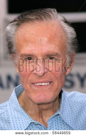 LOS ANGELES - NOVEMBER 12: Robert Culp at the world premiere of 