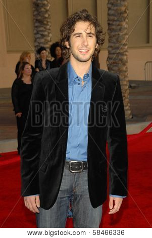 LOS ANGELES - NOVEMBER 21: Josh Groban at the 34th Annual American Music Awards at Shrine Auditorium November 21, 2006 in Los Angeles, CA
