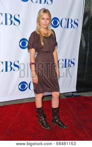 PASADENA - JULY 15: Sarah Carter at CBS's TCA Press Tour at The Rose Bowl on July 15, 2006 in Pasadena, CA.