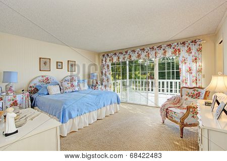 Soft Tones Old Fashion Bedroom Interior