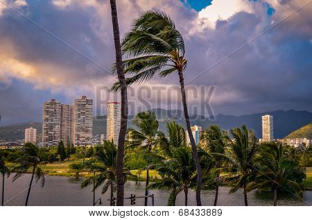 Retro Honolulu Hawaii Skyline