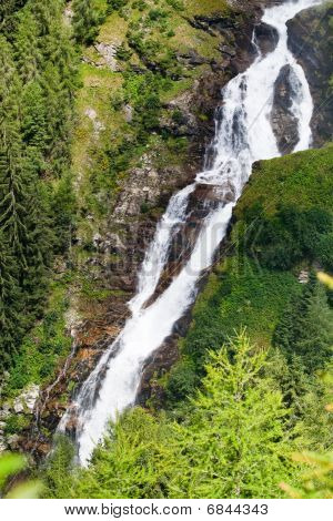Stuibenfall - det största vattenfallet i Tirol, Österrike