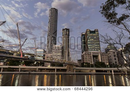 Brisbane City and Kurilpa Bridge twilight