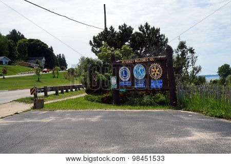 Petoskey Welcome Sign