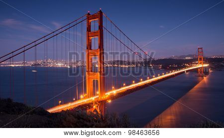 Golden Gate Bridge and San Francisco Skyline. Battery Spencer, Sausalito, California, USA.