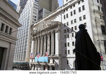 George Washington Observing The New York Stock Exchange Building
