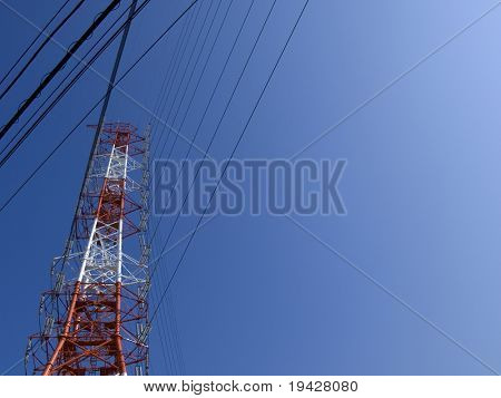 Wieża linii i przesyłania energii elektrycznej