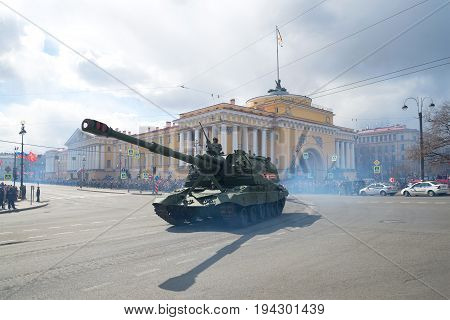 SAINT-PETERSBURG, RUSSIA - MAY 09, 2017: Self-propelled artillery mount Msta-S on the background of the Admiralty building. Victory Day in St. Petersburg
