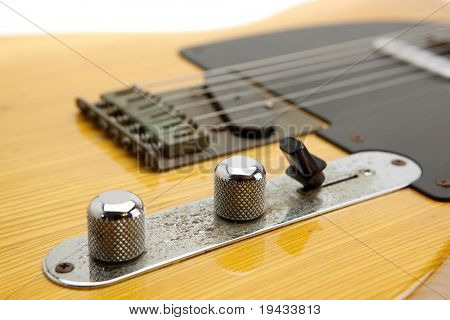 Vintage fast kropp gitarr, isolerade på vitt.