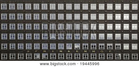 Historiske facade af Sprinkenhof Speicherstadt i Hamburg Tyskland med mursten og windows
