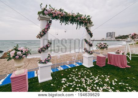 Decorated arches for the wedding romantic ceremony