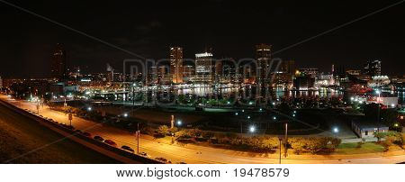Panoramatický pohled z Baltimore v noci